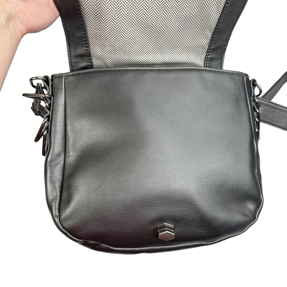 Steve Madden Gray Woven Faux Leather Crossbody Saddle Bag Purse - Picture 4 of 13